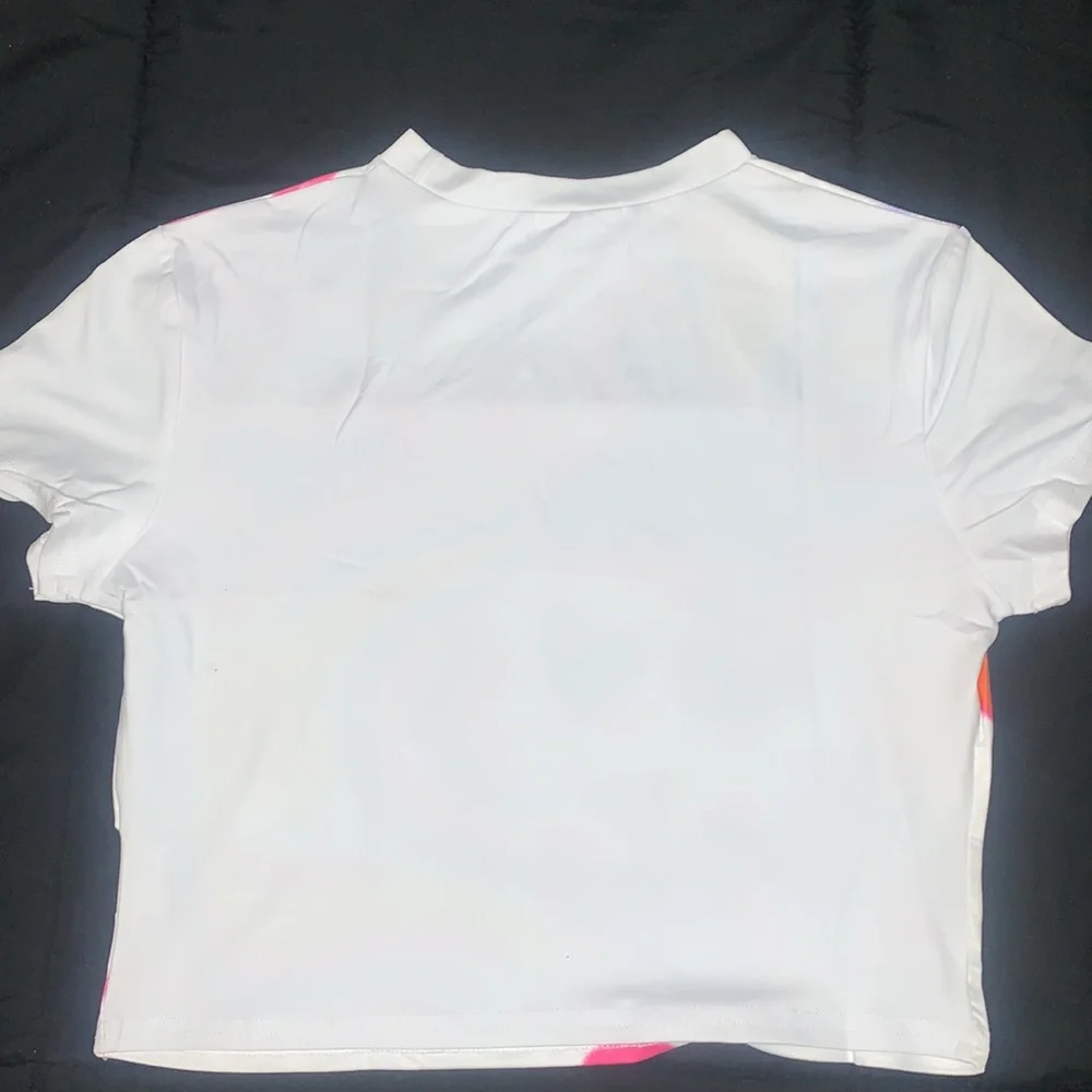 Tie Dye Butterfly’s Cropped - Picture 4 of 4
